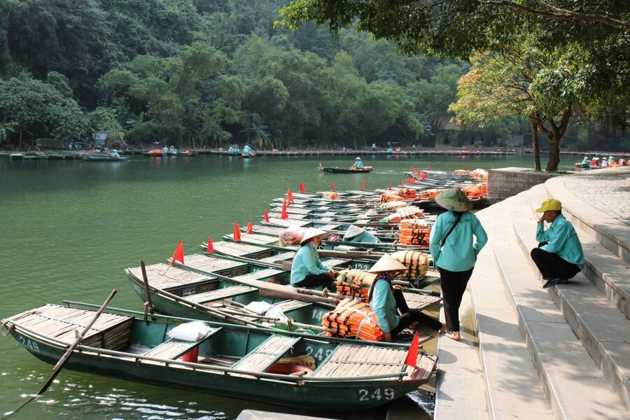 Ninh Binh: Hoa Lu, Trang An and Mua Caves Hiking Day Trip - The 486 steps to Mua Cave