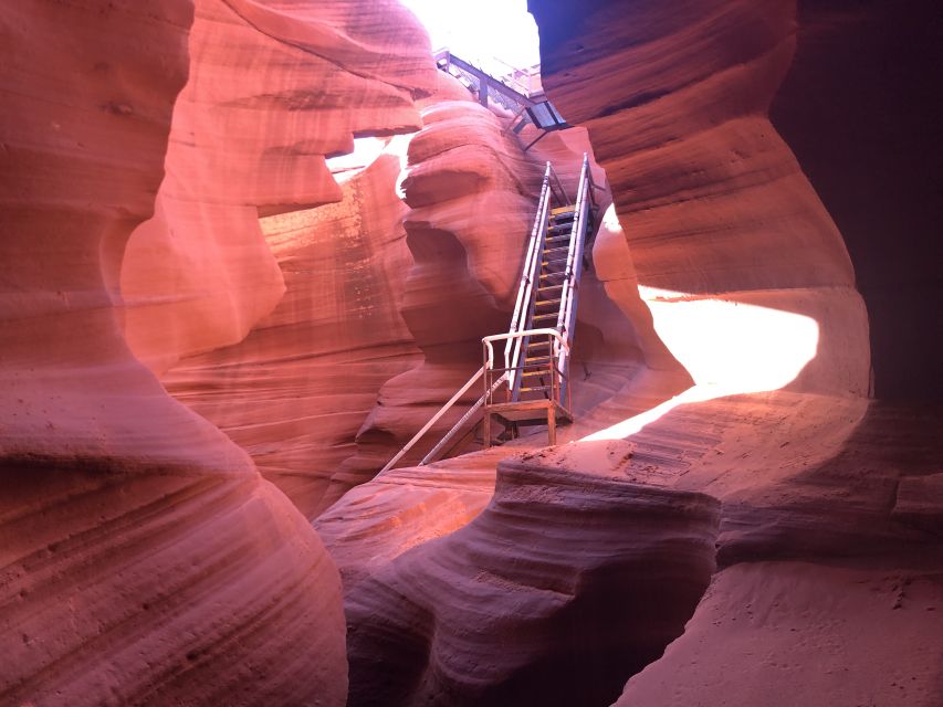 Page: Upper & Lower Antelope Canyon Combo Day Trip - Why seeing both Antelope Canyons is worth your time
