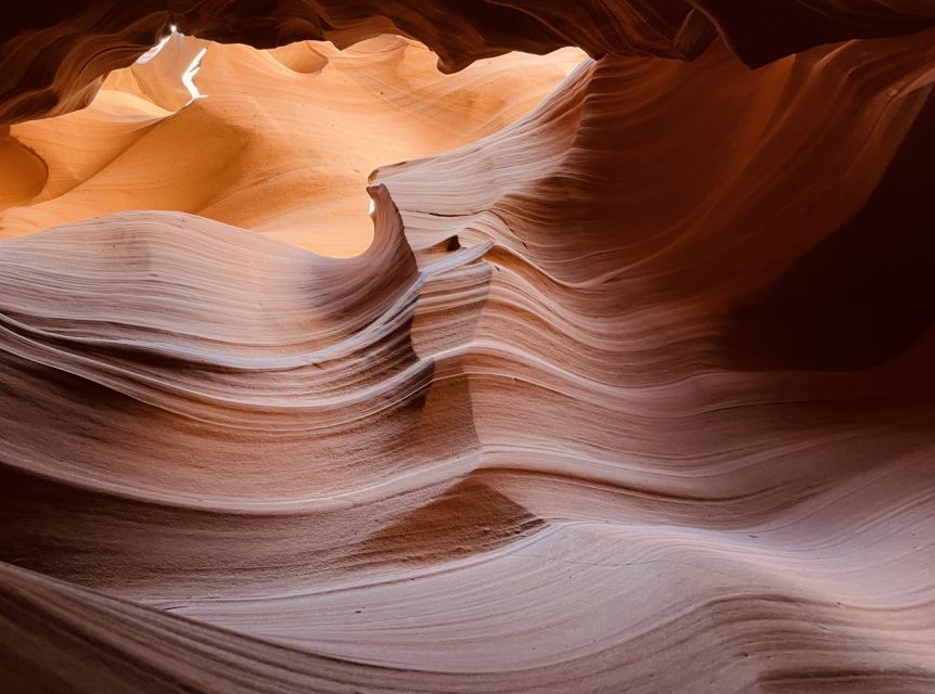 Page: Upper & Lower Antelope Canyon Combo Day Trip - Lower Antelope Canyon is the more active visit