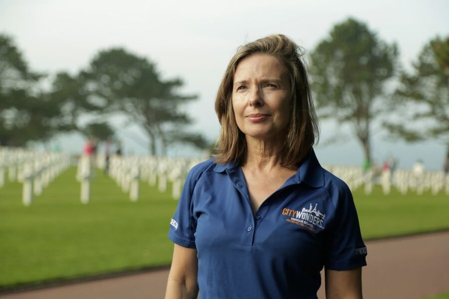 Paris: Normandy D-Day Sites Guided Day Trip with Lunch - Walking Omaha Beach