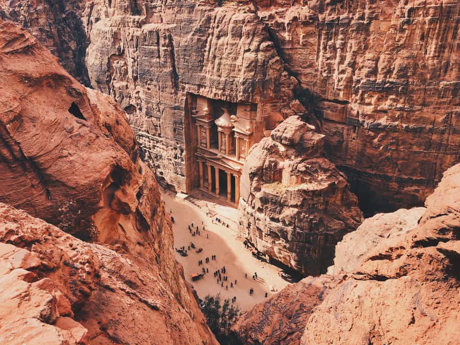 Petra & Wadi Rum: Full Day Private Tour with Hotel Pickup - The long ride south from Amman