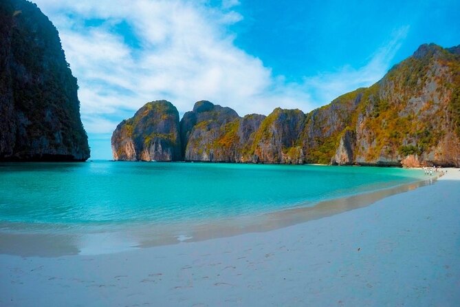 Phi Phi Islands Adventure Day Trip w/ Seaview Lunch by V. Marine - Lunch with a view on Phi Phi Don