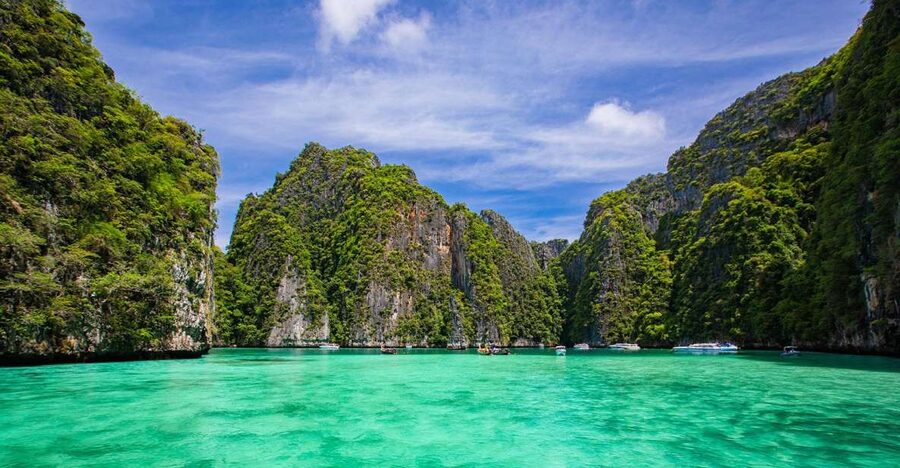 Phuket: Maya Bay, Phi Phi, Green, and Khai Islands Day Trip - Phi Phi Don lunch and the busiest part of the day
