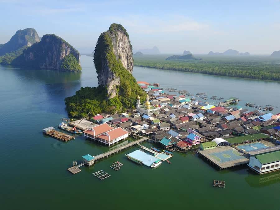 Phuket: Phi Phi & James Bond Island Combo Day Tour w/Lunch - Maya Bay before the heat builds