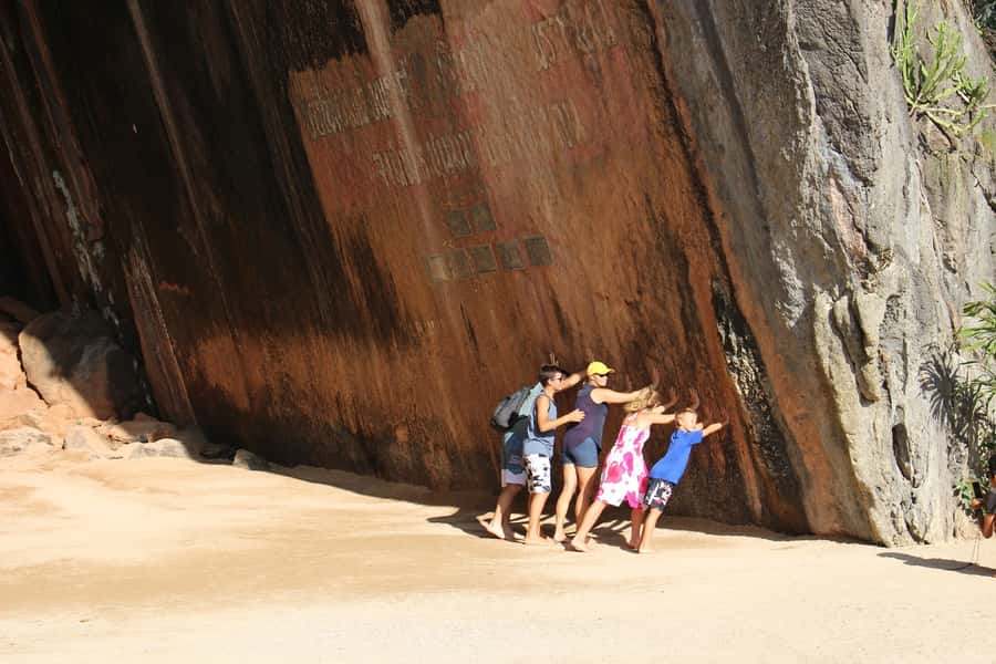 Phuket: Phi Phi & James Bond Island Combo Day Tour w/Lunch - Viking Cave and Phi Phi Don lunch