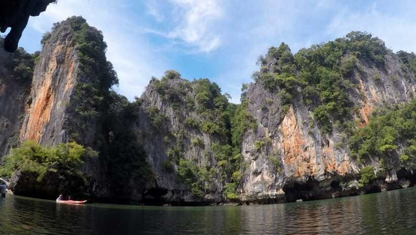 Phuket: Phi Phi & James Bond Island Combo Day Tour w/Lunch - Life on stilts at Koh Panyi