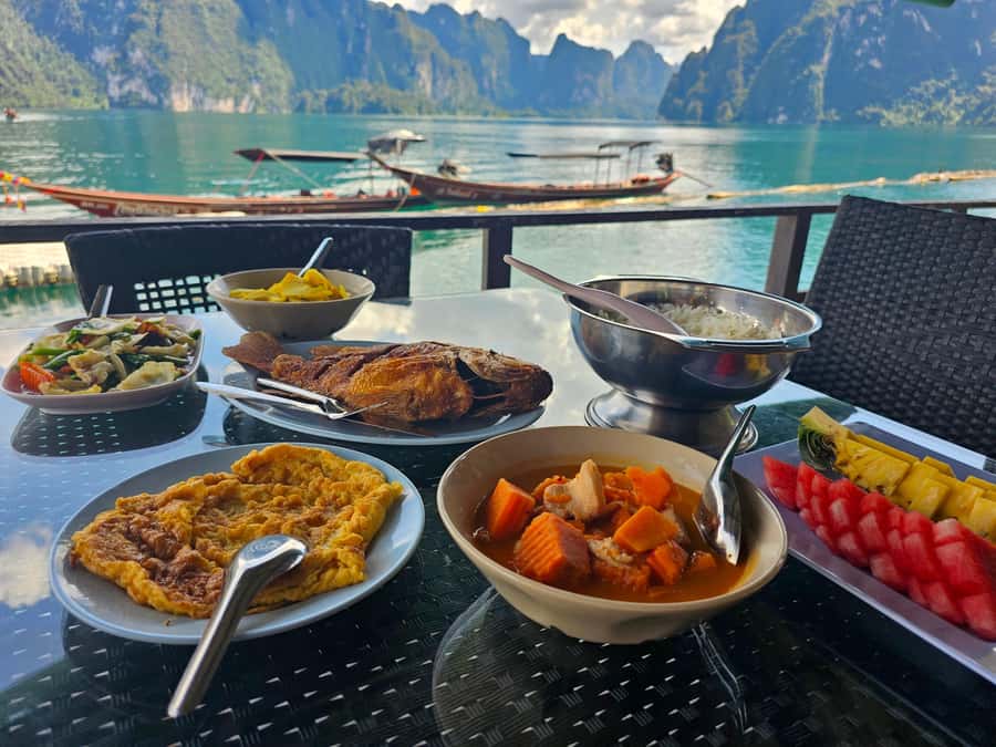 Phuket: Private Day Trip Khao Sok w/ Lake Boat Tour & Lunch - Four hours by private longtail boat