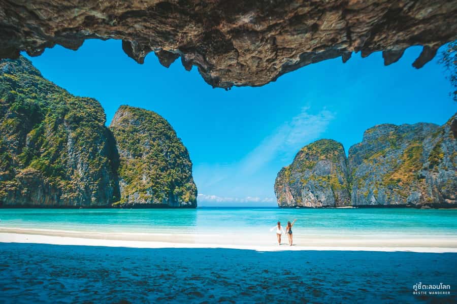 Phuket: Speedboat Day Trip to Phi Phi and Maya Bay - Guides, crew, and the feel of the day