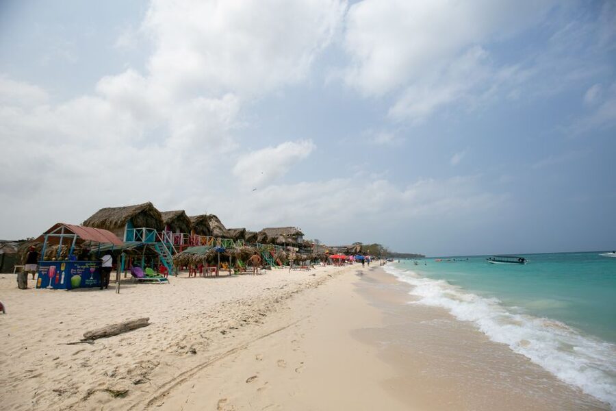 Playa Blanca Full-Day Trip from Cartagena - Crossing to Barú and reaching Playa Blanca