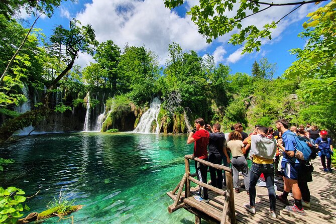 Plitvice and Rastoke day trip from Zagreb w/ticket (guar. dep.) - Entering Plitvice Lakes National Park