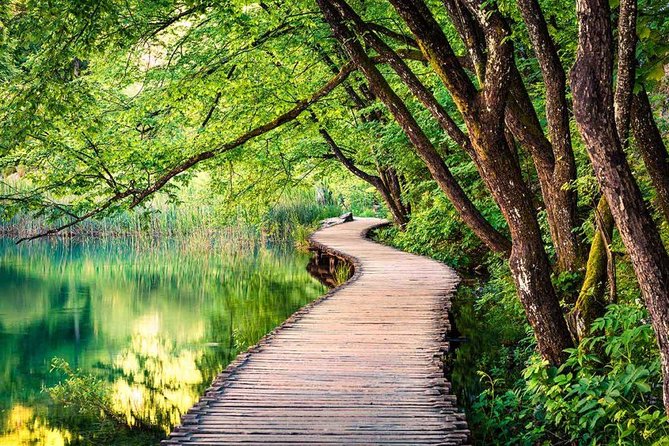 Plitvice Lakes National Park: Day Trip from Omiš - Four and a half hours among the lakes