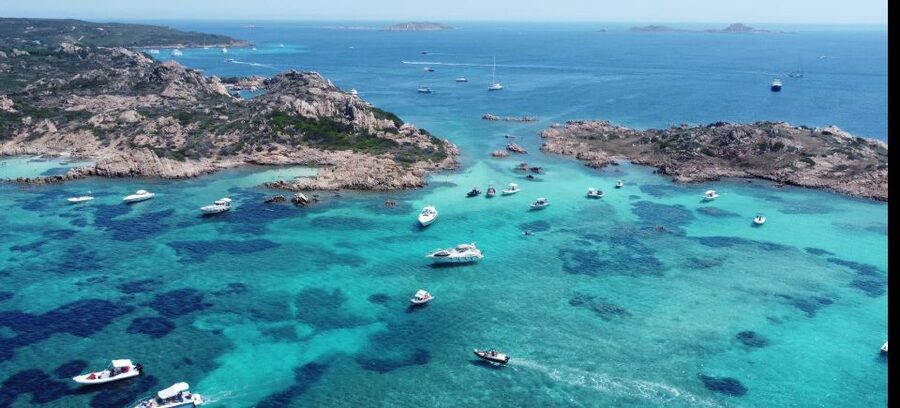 Poltu Quatu: La Maddalena Archipelago Sailboat full-day trip - Food, hosting, and the social atmosphere