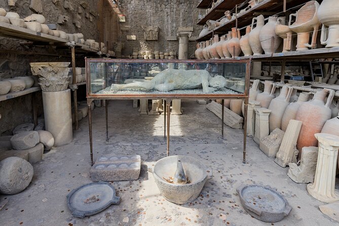 Pompeii and Mount Vesuvius Day Trip from Rome with Pizza Lunch - Who should book this Pompeii and Vesuvius tour?