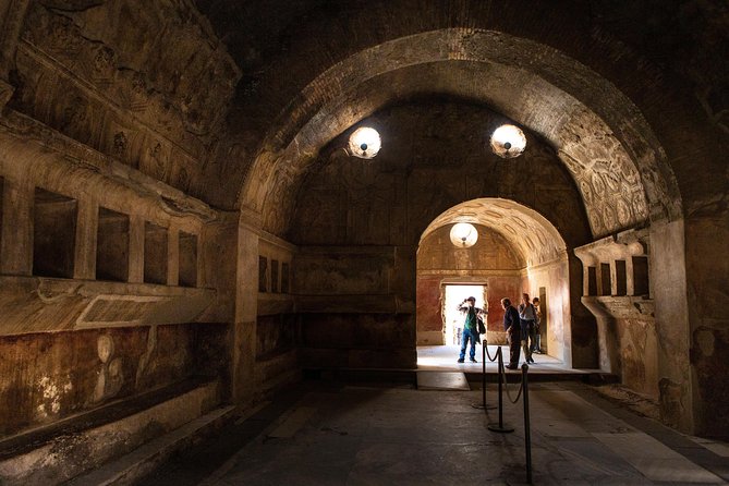 Pompeii & Mt.Vesuvius Day Tour from Naples with Pizza Lunch - Who should book this day trip?