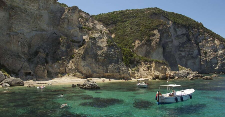 Ponza Island: Day Trip from Anzio with 5 Hour Boat Excursion - Twenty minutes to get your bearings in Ponza