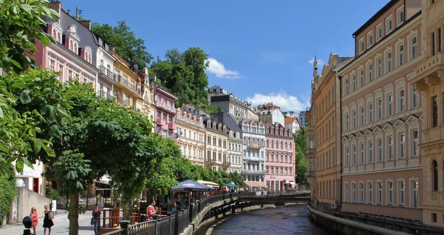 Prague: Karlovy Vary Day Trip with Watchtower and Funicular - Four hours to explore Karlovy Vary your way