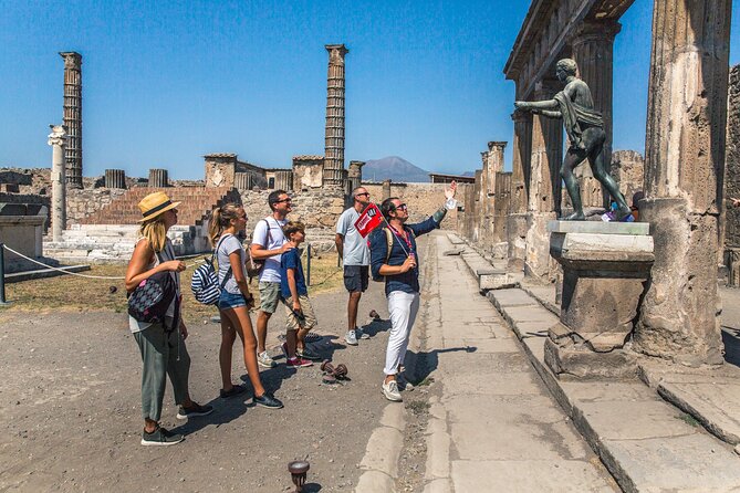 Priority Access Pompeii & Mt. Vesuvius Full day from Sorrento - Lunch near Pompeii before the volcano