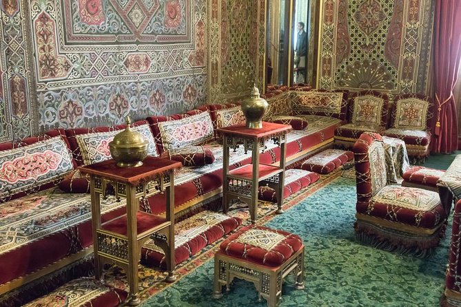 Private Day Trip to Dracula's Castle from Bucharest - Guides Who Shape the Day