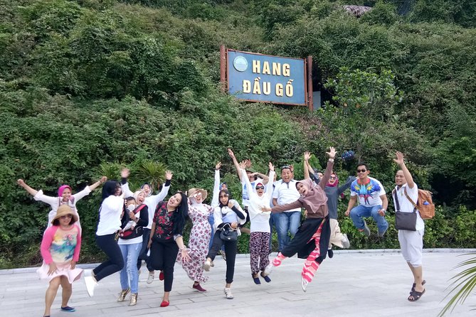 Private Ha Long bay day trip(From Hanoi city or Halong harbour) - Ba Hang floating village and the bamboo sampan