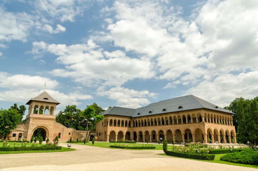 Private Half Day Trip to Snagov Monastery & Mogosoaia - Who Should Book This Bucharest Excursion?