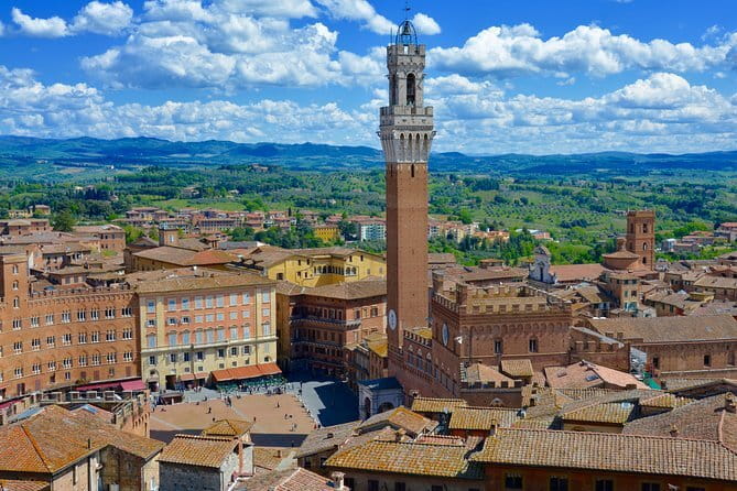 Private Tuscany Tour: Siena, San Gimignano and Chianti Day Trip - The road through Chianti and the case for a winery stop