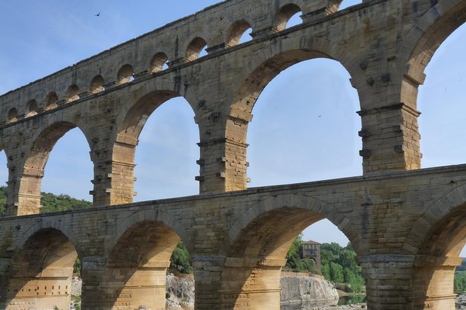 Provence in a Day Trip from Aix - What the guides add to the day