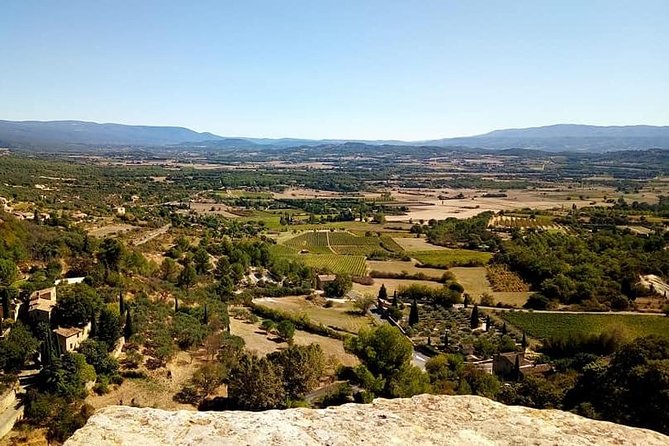 Provence Wineries and Luberon Villages Day Trip from Aix-en-Provence - Roussillon and the ochre-colored Luberon