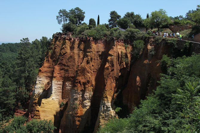 Provence Wineries and Luberon Villages Day Trip from Aix-en-Provence - The guide can shape the entire day
