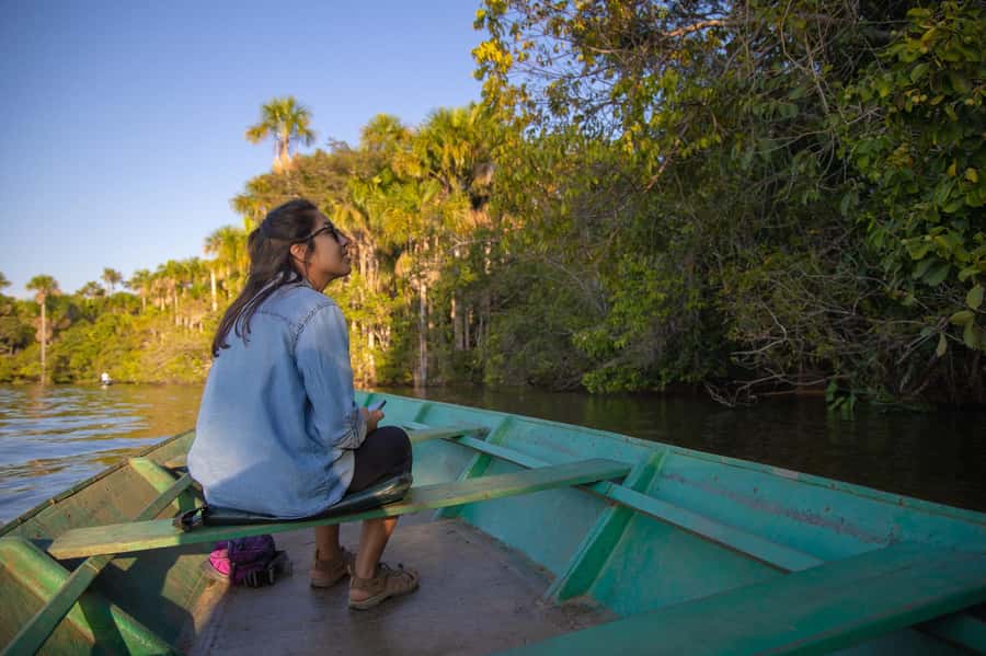 Puerto Maldonado: Sandoval Lake Full-Day Trip with Canoeing - Heat, rain, and what to pack