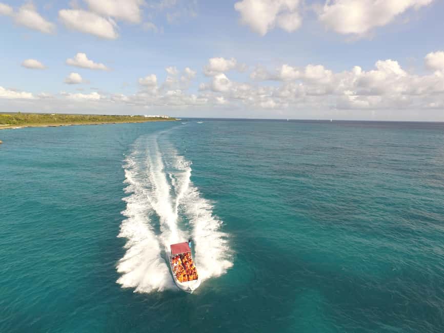 Punta Cana: Saona Island and Altos de Chavón Day Trip - The natural swimming pool and its starfish
