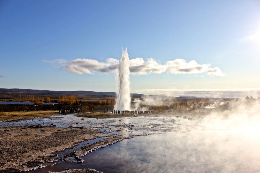 Reykjavik: Golden Circle Day Trip with Blue Lagoon Transfer - Waiting for Strokkur at Haukadalur