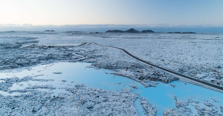 Reykjavik: Golden Circle Day Trip with Blue Lagoon Transfer - The red walls of Kerid Crater