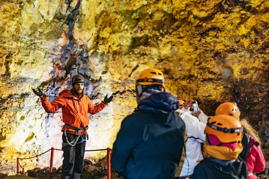 Reykjavik: Thrihnukagigur Volcano Guided Hiking Day Trip - Practical ways to make the day better