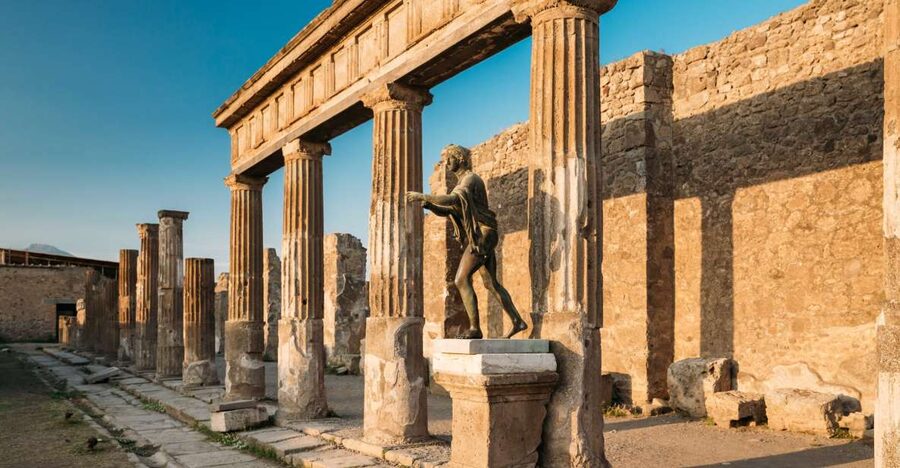 Rome: Pompeii and Naples Day Trip with Pompeii Entry Ticket - The day at a glance