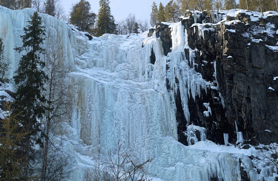 Rovaniemi: Korouoma Frozen Waterfalls Hike & Hot BBQ Lunch - Four hours among frozen waterfalls