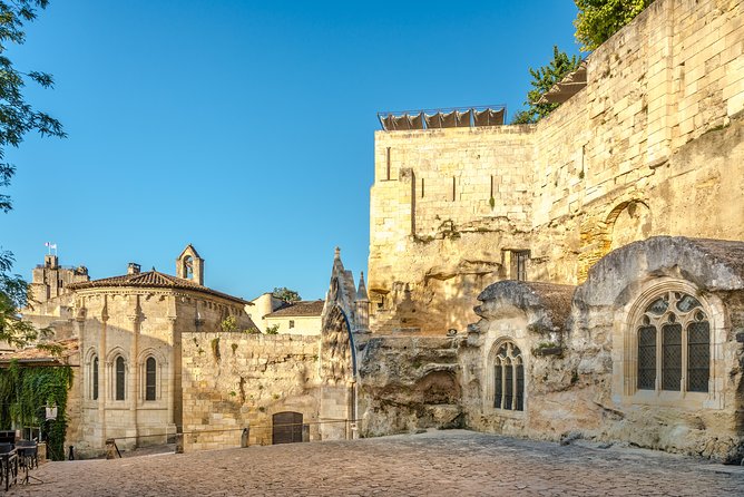 Saint Emilion Day Trip with Sightseeing Tour & Wine Tastings from Bordeaux - Leaving Bordeaux in a minivan for a full day