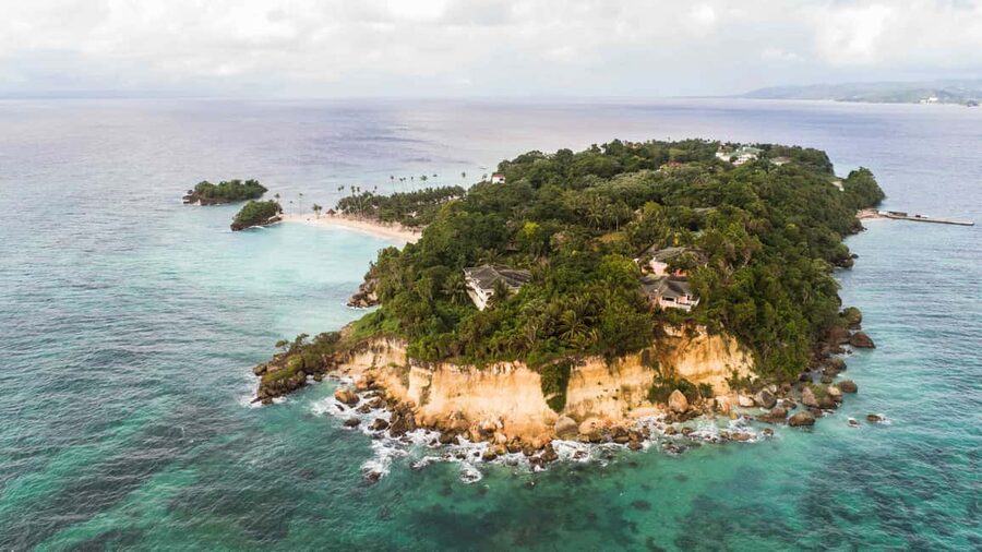 Samana: Cayo Levantado Day Trip by Boat - Beach bars, lunch, and what is not included