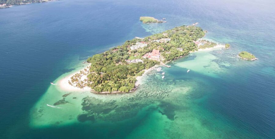 Samana: Cayo Levantado Day Trip by Boat - What the guide adds to the day