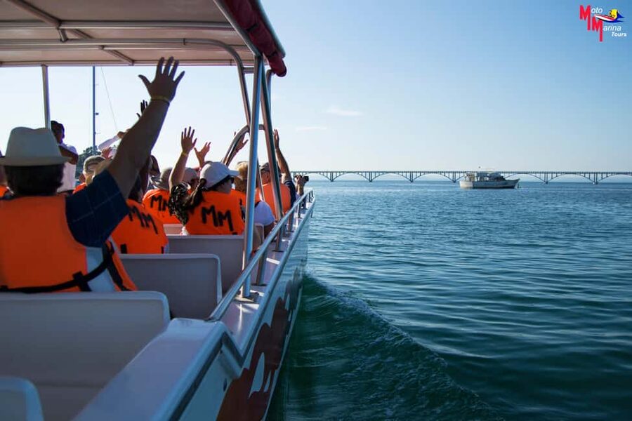 Samana: Cayo Levantado Day Trip by Boat - Starting at Moto Marina in Samaná