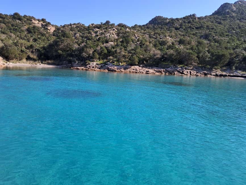 Santa-Giulia: Half-day trip to the Lavezzi Islands - Lavezzu and snorkeling in the protected reserve