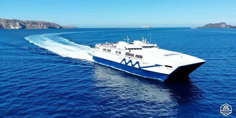 Santorini Guided Day Trip From Crete with Ferry Tickets - Oia: famous views, limited time