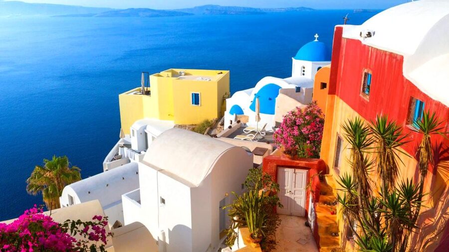 Santorini Guided Day Trip From Crete with Ferry Tickets - How busy will Santorini be?