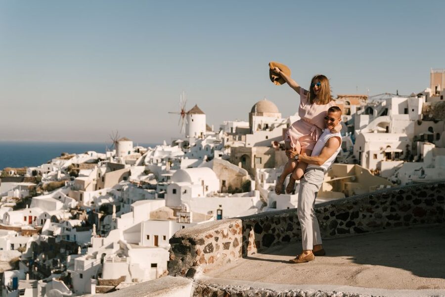 Santorini: Island Highlights Guided Day Trip with Oia Sunset - Fira is your best shopping and caldera stop