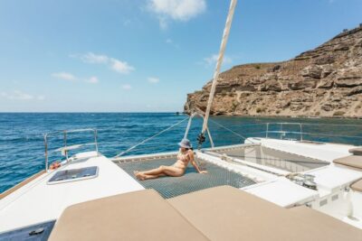 Santorini: Luxury Catamaran Day Trip with Meal and Open Bar