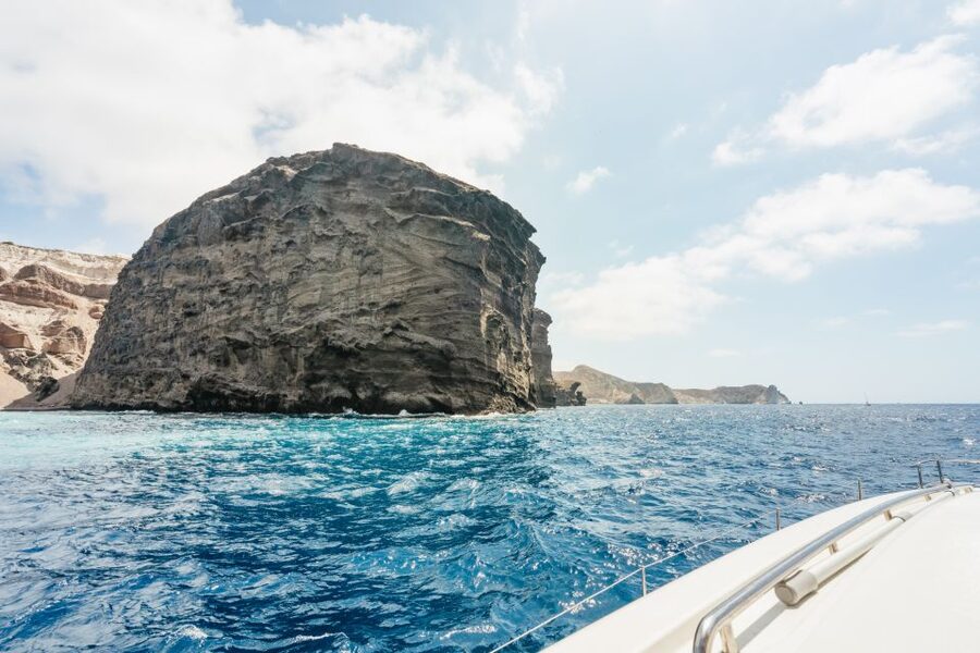 Santorini: Luxury Catamaran Day Trip with Meal and Open Bar - What can go wrong?