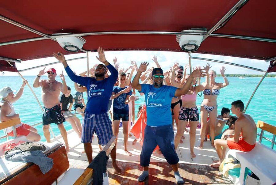 Saona Island: Small Group Virgin Beaches Cruise Day Trip - Practical details that make the day easier