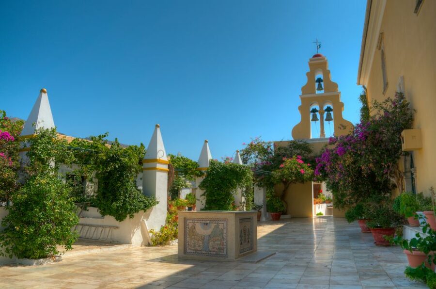 Saranda: Corfu Town and Palaiokastritsa Day Trip with Cruise - The day at a glance
