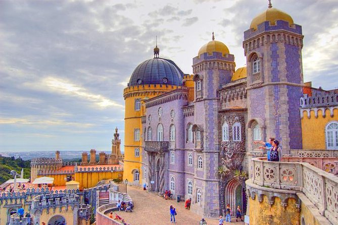 Sintra EXCLUSIVE Private Day Trip by Car with a Private Guide - Guides who shape the day