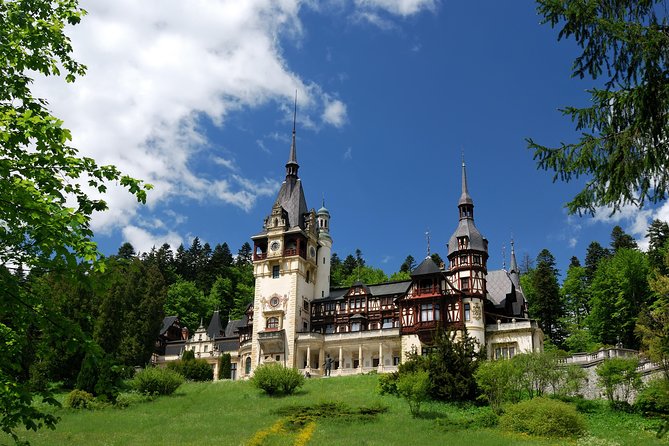 Small-Group Day Trip to Dracula's Castle, Brasov and Peles Castle - Guides make or break the long drive