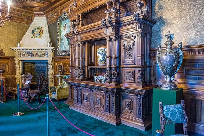 Small-Group Day Trip to Dracula's Castle, Brasov and Peles Castle - Timing, seasons, and the best day to go